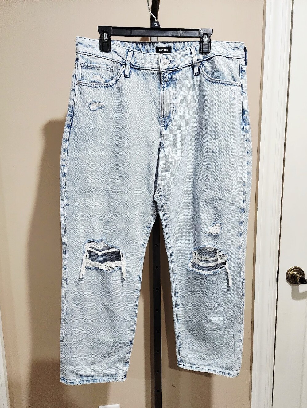 NWOT Express Rigid Denim Ripped Boyfriend Mid-Rise Jeans Size 14